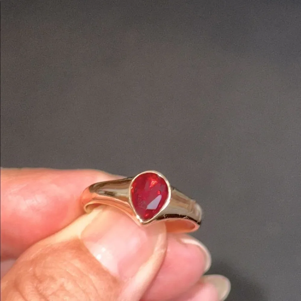 Draper James Gold Ring with Red Gemstone size 9‎